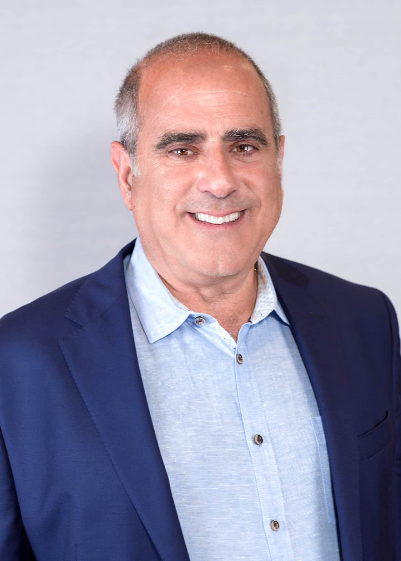 Lenny Slepchik DDS | Cosmetic Dentist Downtown Montreal